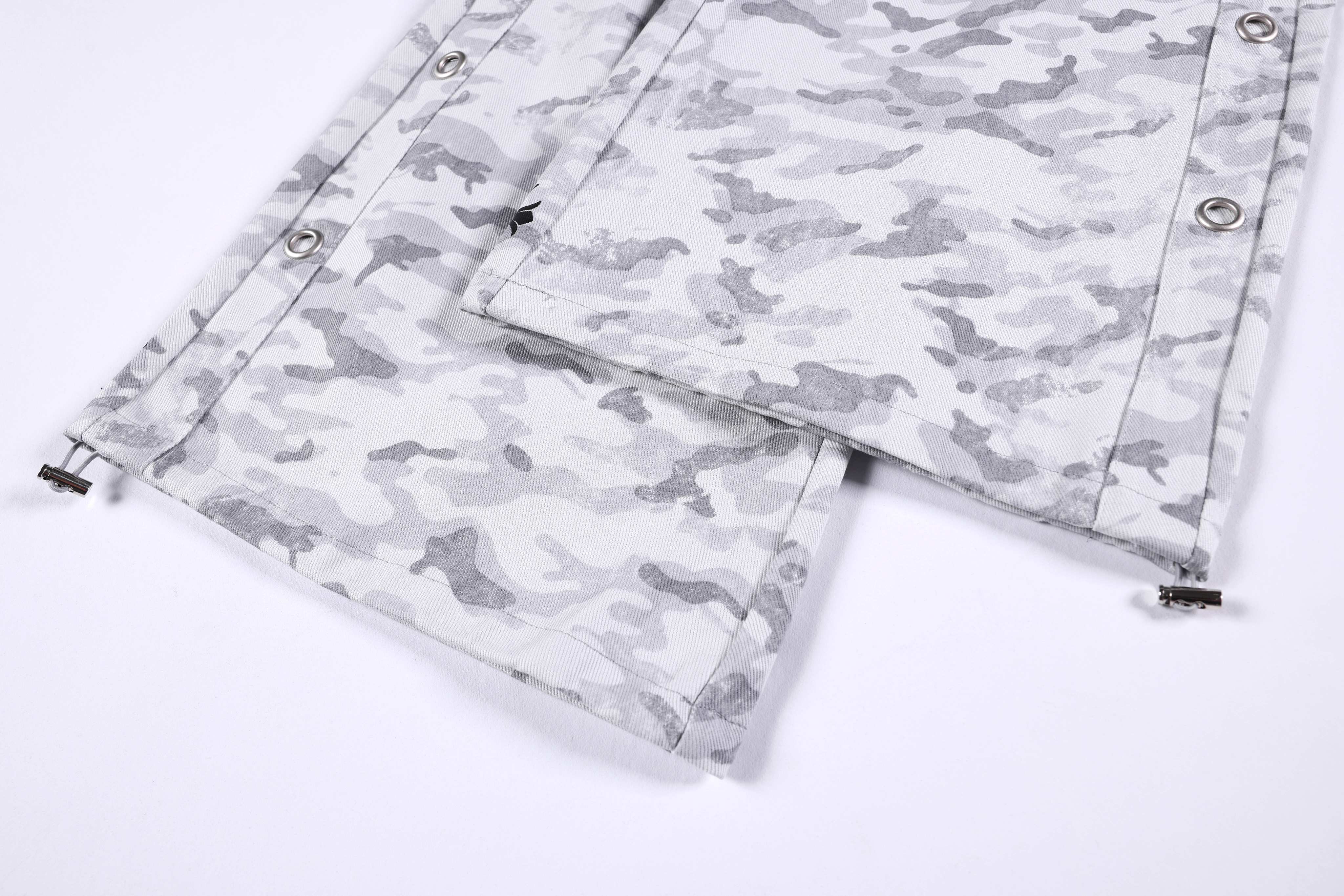 CapCabin Camo Graphic Cargo Pants
