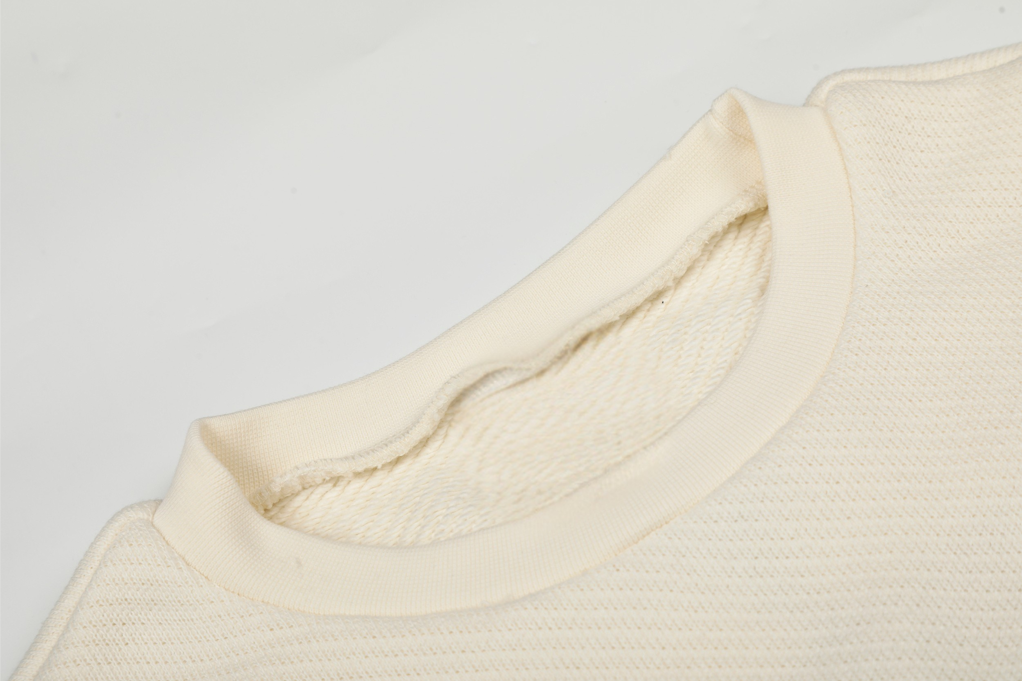 CapCabin Graphic Textured Sweatshirt