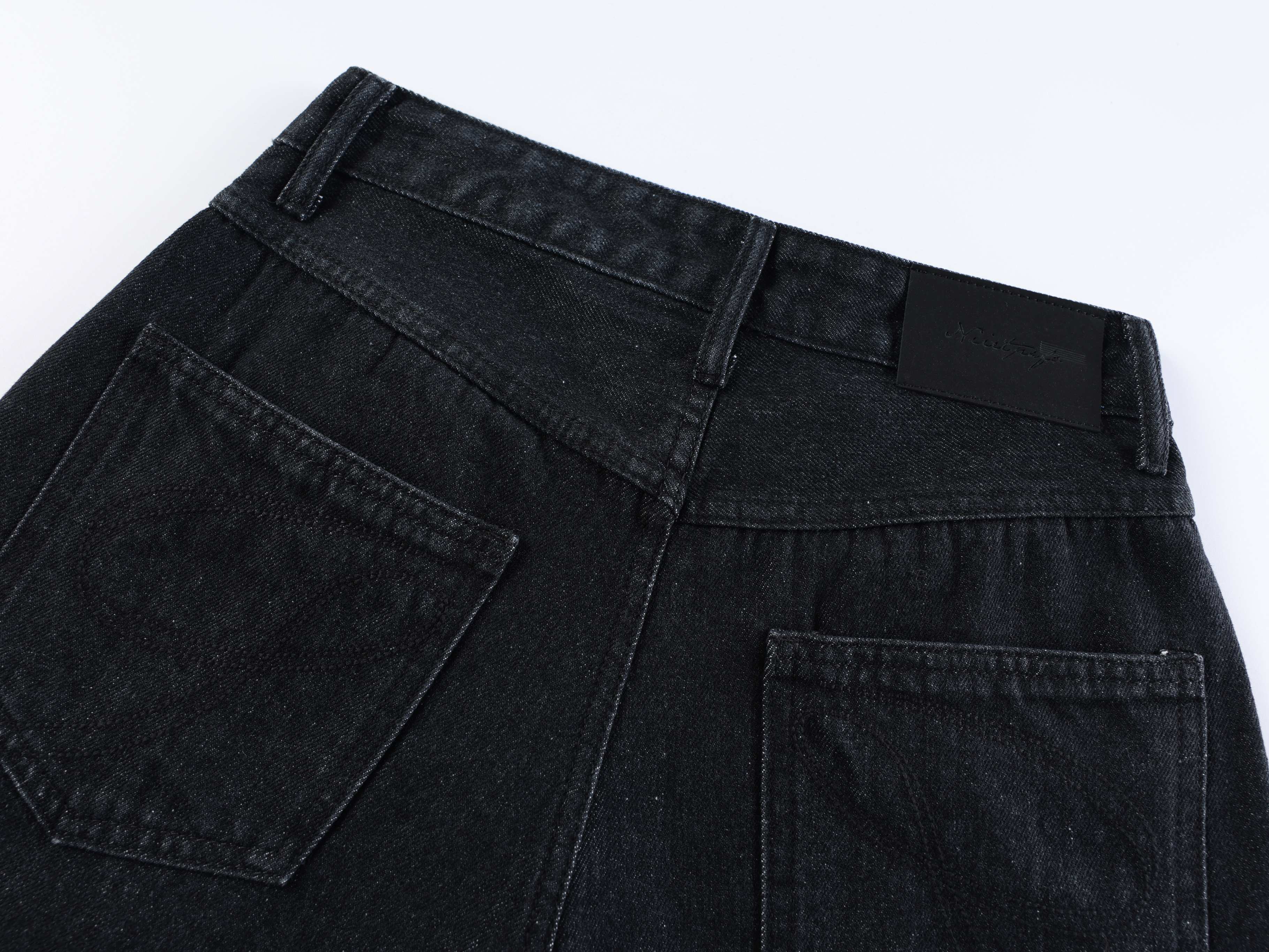 CapCabin “Arc Button Wide Denim Shorts”