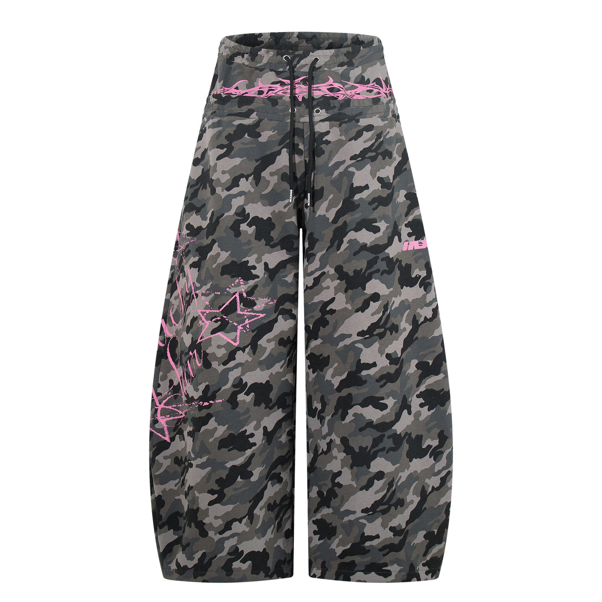 CapCabin “Camo Graffiti Wide-Leg Pants”