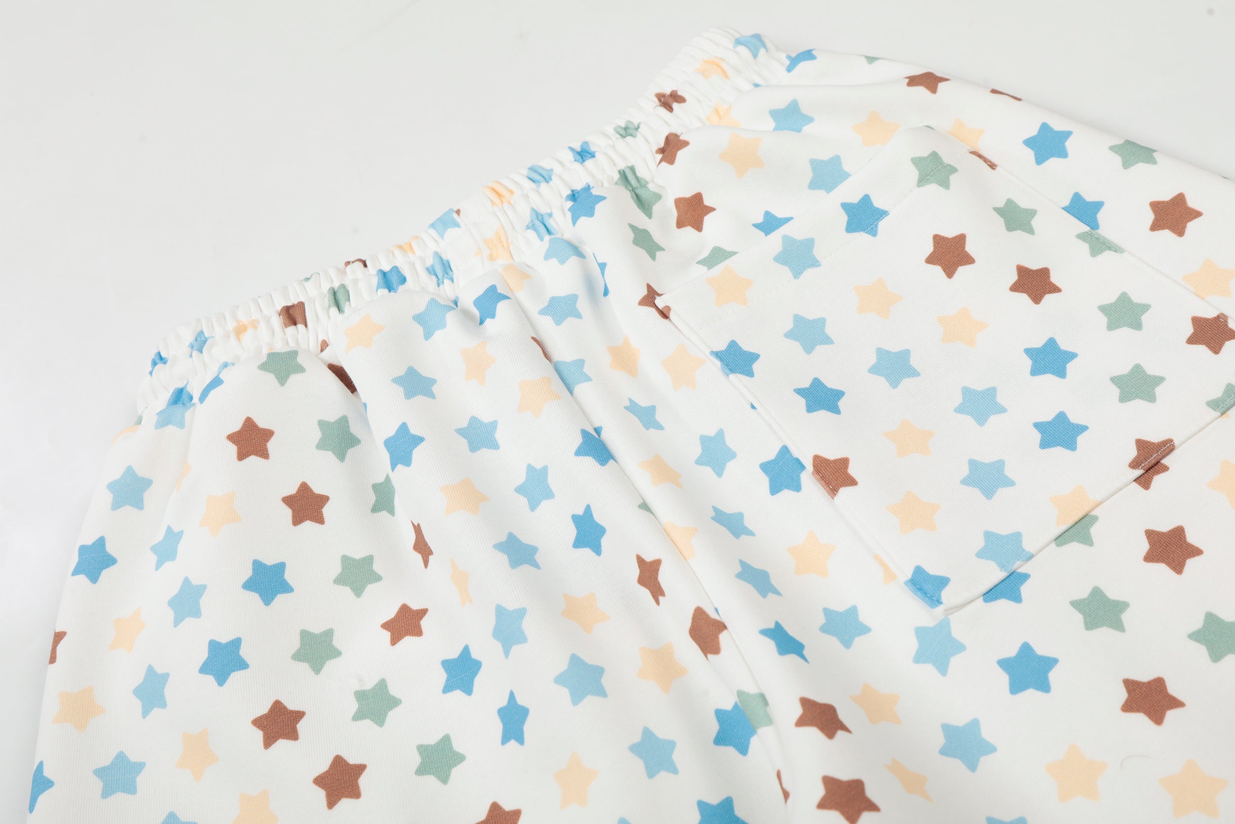 CapCabin Multi-Star Wide-Leg Pants