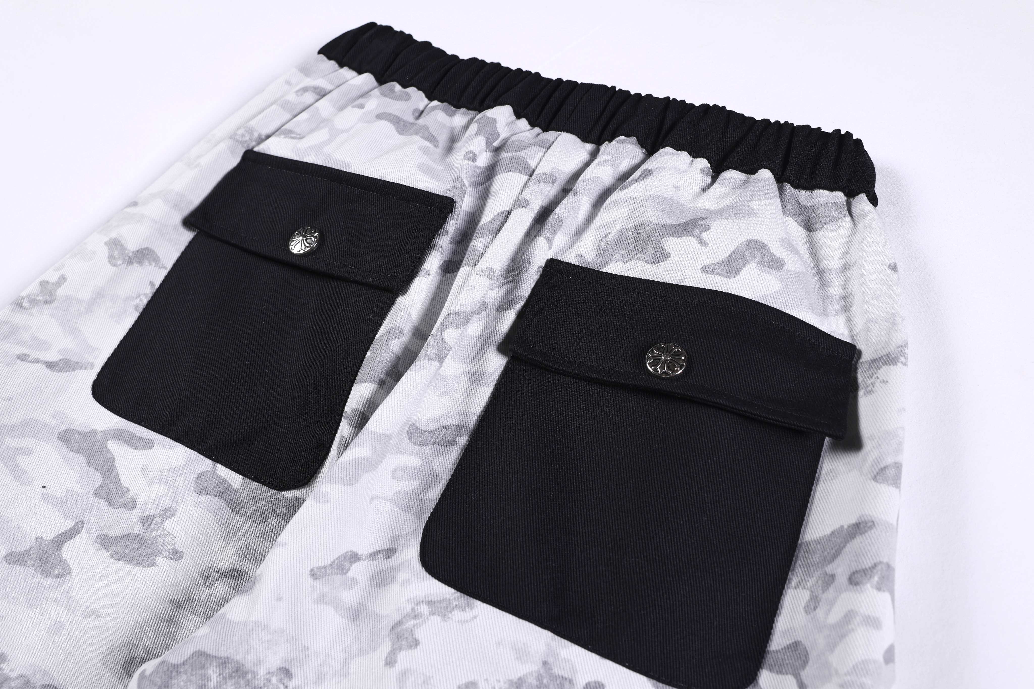 CapCabin Camo Graphic Cargo Pants