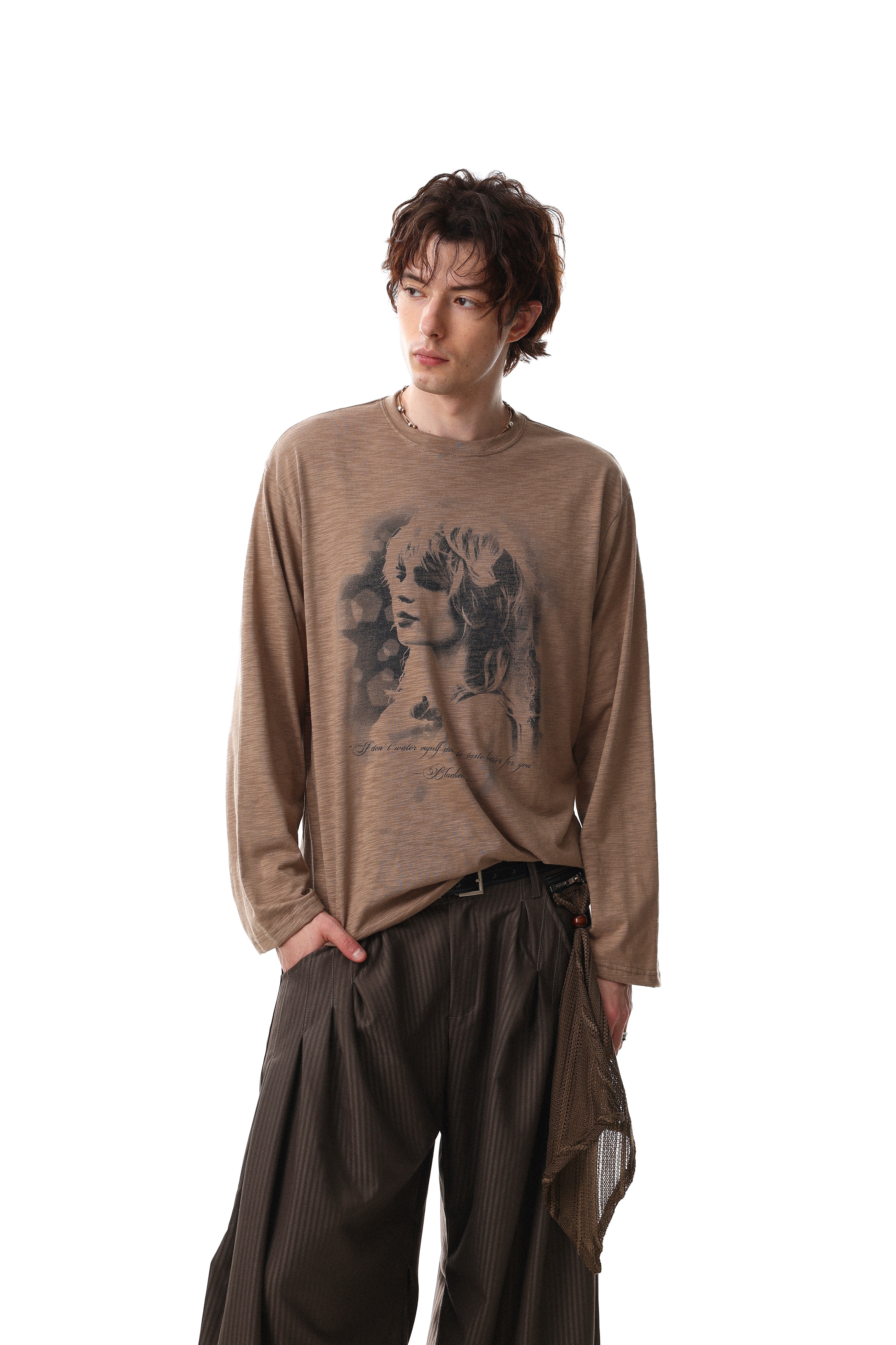 CapCabin Vintage Portrait Graphic Long Sleeve Tee